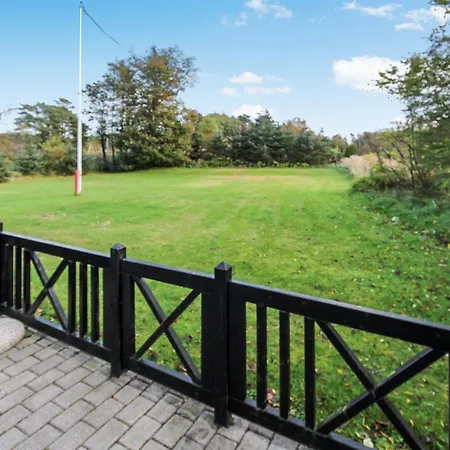 Three-bedroom Holiday In