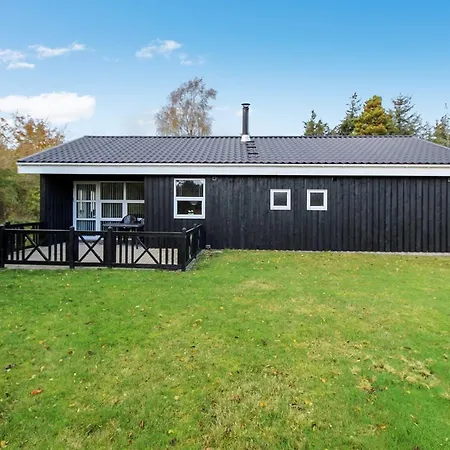 Three-bedroom Holiday In