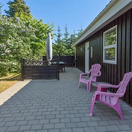 Three-bedroom Holiday In Hals