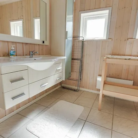 펜션 Three-bedroom Holiday In